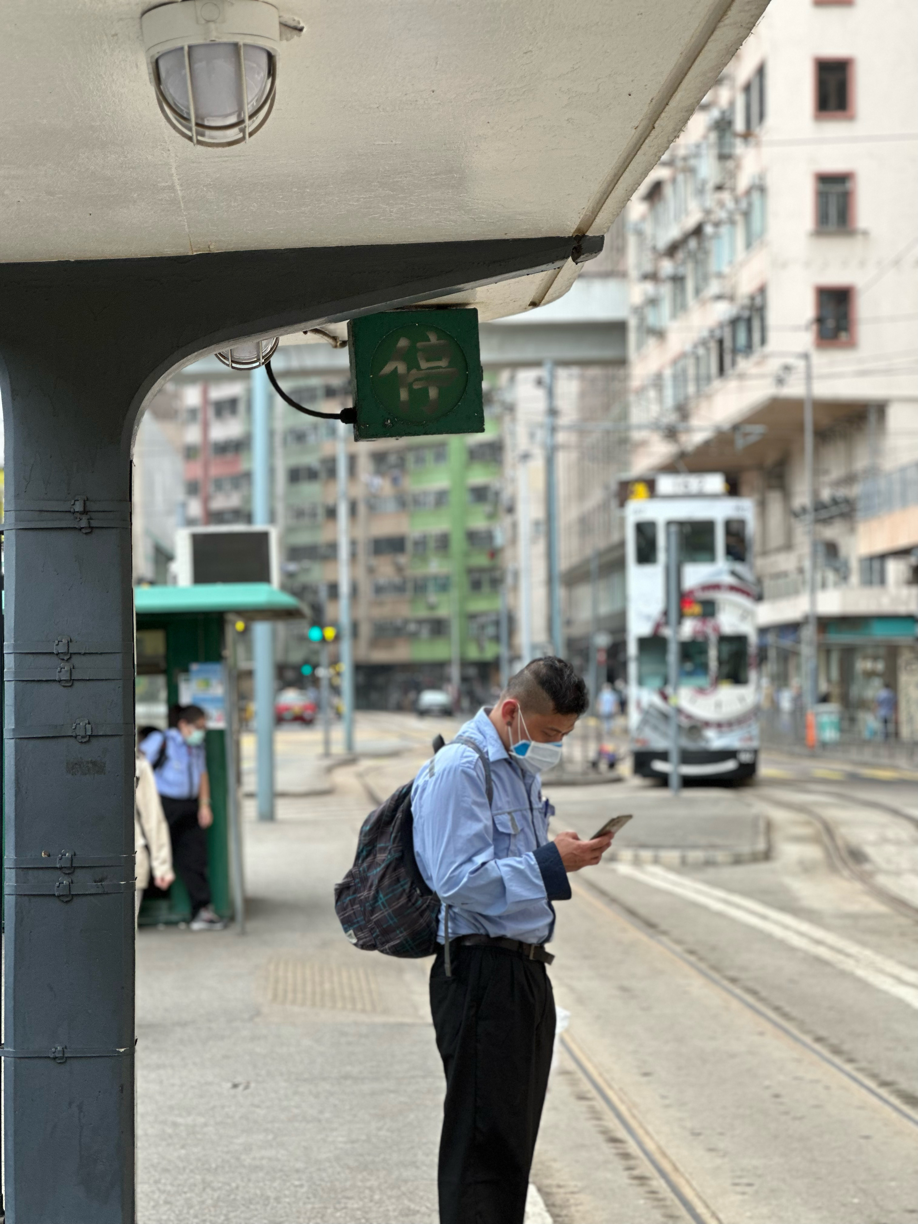 下毛毛细雨坐电车游香港